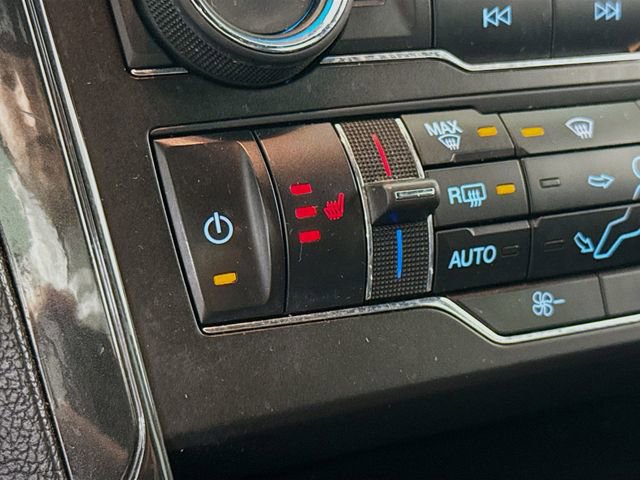 Certified 2019 Ford Explorer XLT w/ Equipment Group 202A image 20