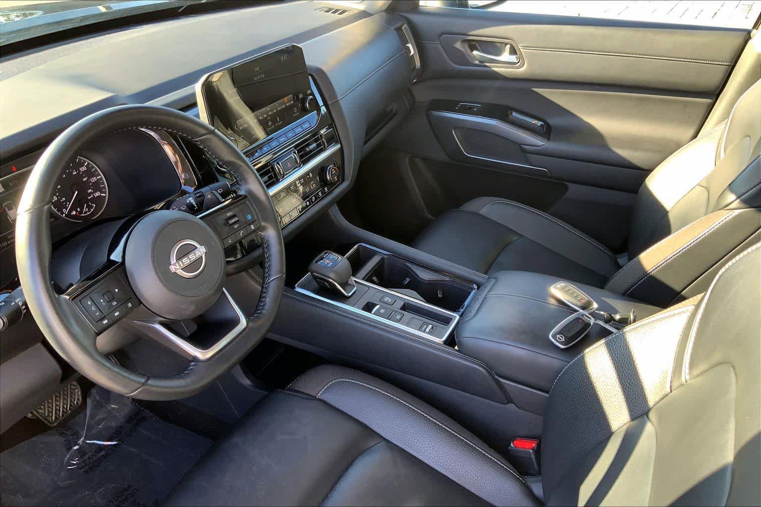 Used 2023 Nissan Pathfinder SL w/ SL Premium Package FWD image 16