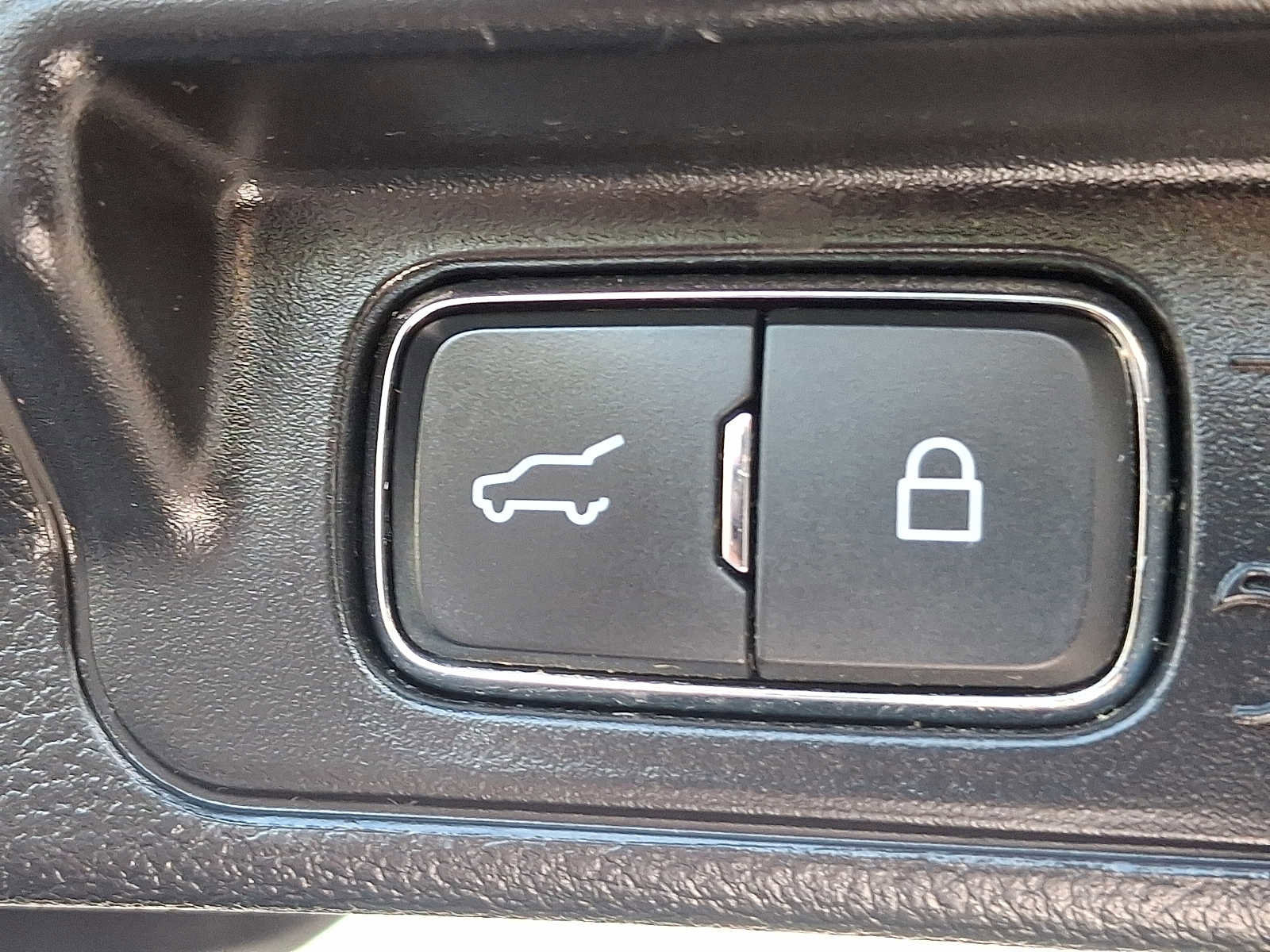 Certified 2021 Ford Explorer ST w/ Equipment Group 401A image 31