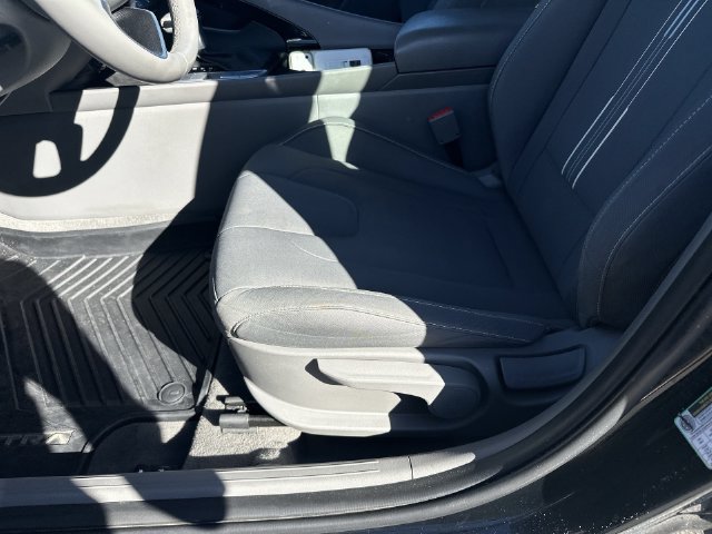 Used 2023 Hyundai Elantra SEL w/ Convenience Package FWD image 13