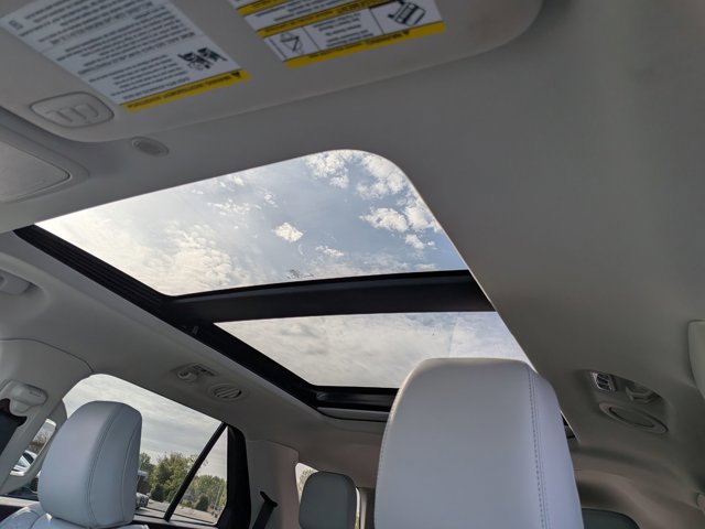 Certified 2025 Ford Explorer Platinum w/ Ultimate Package image 25