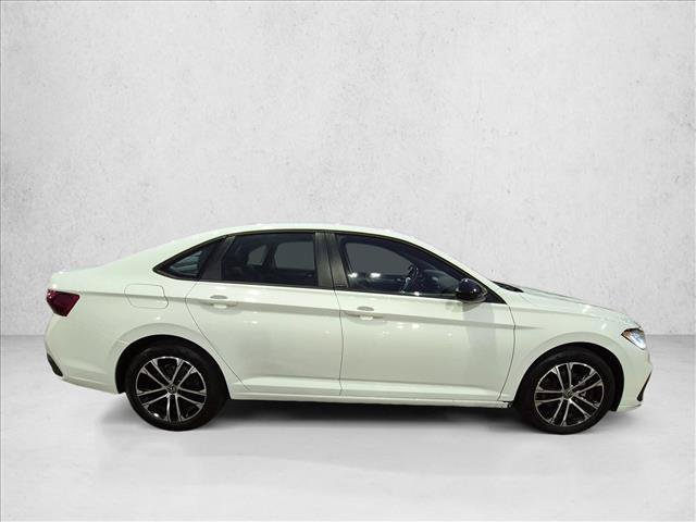 Used 2025 Volkswagen Jetta Sport FWD image 4