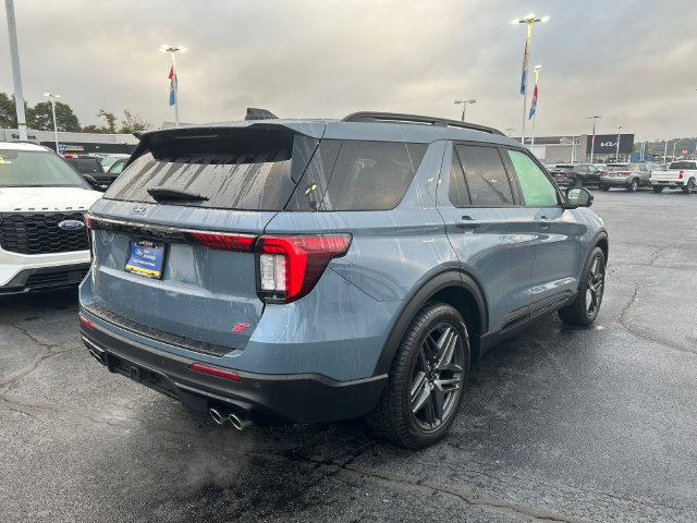 Certified 2026 Ford Explorer ST AWD/4WD image 7