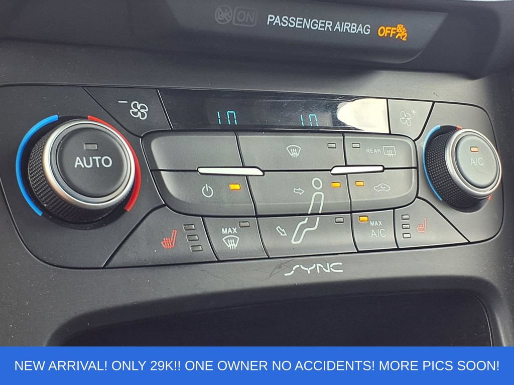Certified 2018 Ford Focus SEL FWD image 15