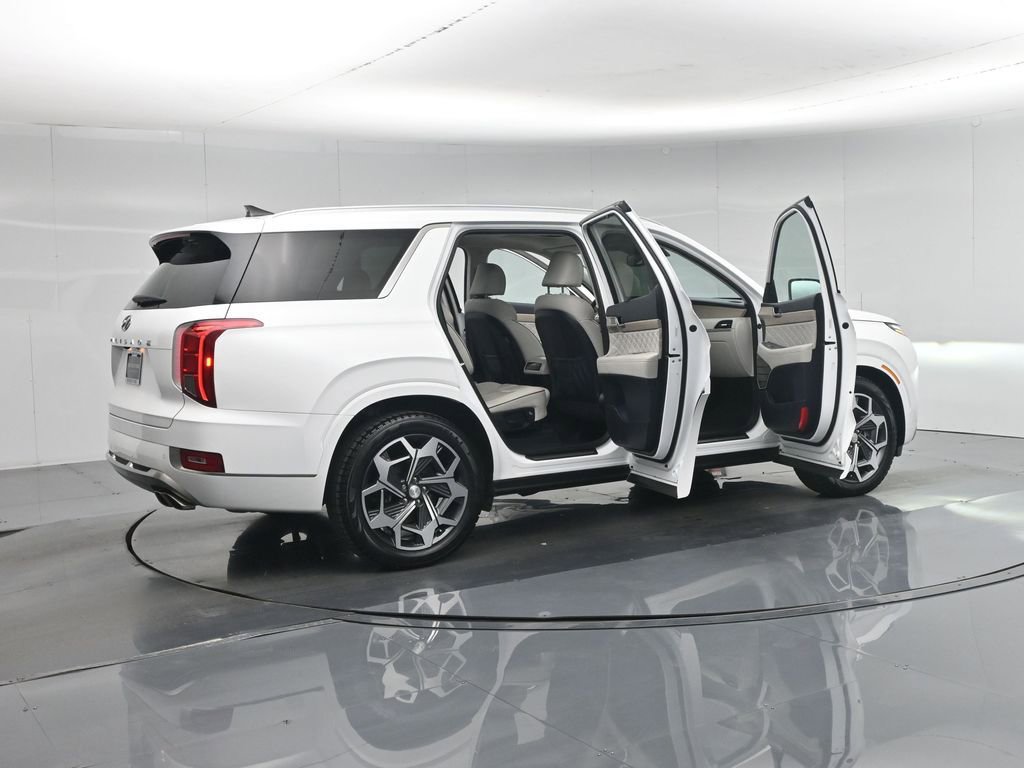 Used 2022 Hyundai Palisade Calligraphy w/ Cargo Package FWD image 6