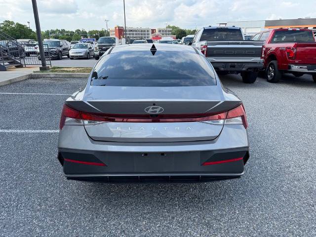 Used 2024 Hyundai Elantra SEL FWD image 7