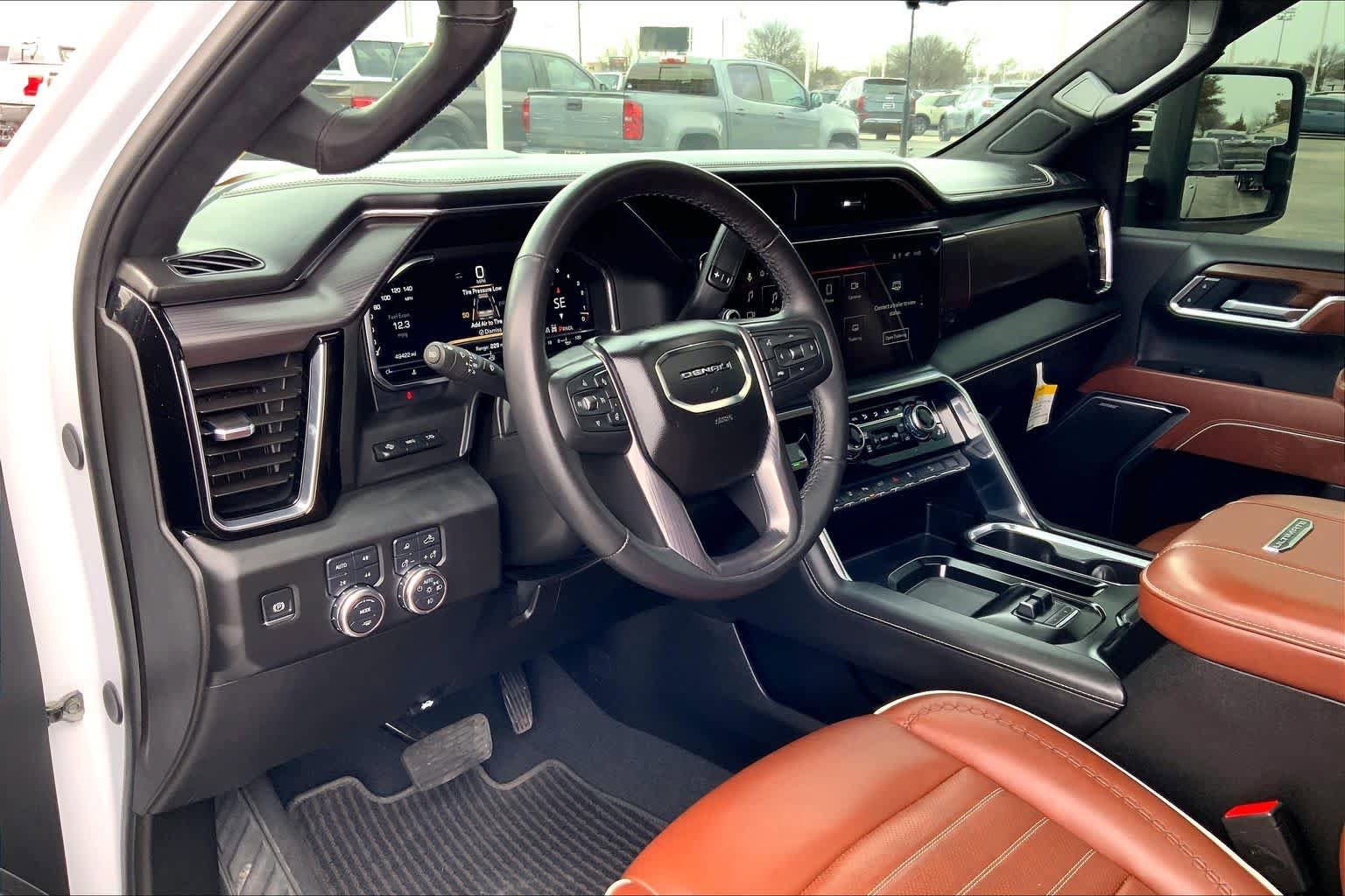 Used 2025 GMC Sierra 2500 Denali Ultimate AWD/4WD image 16