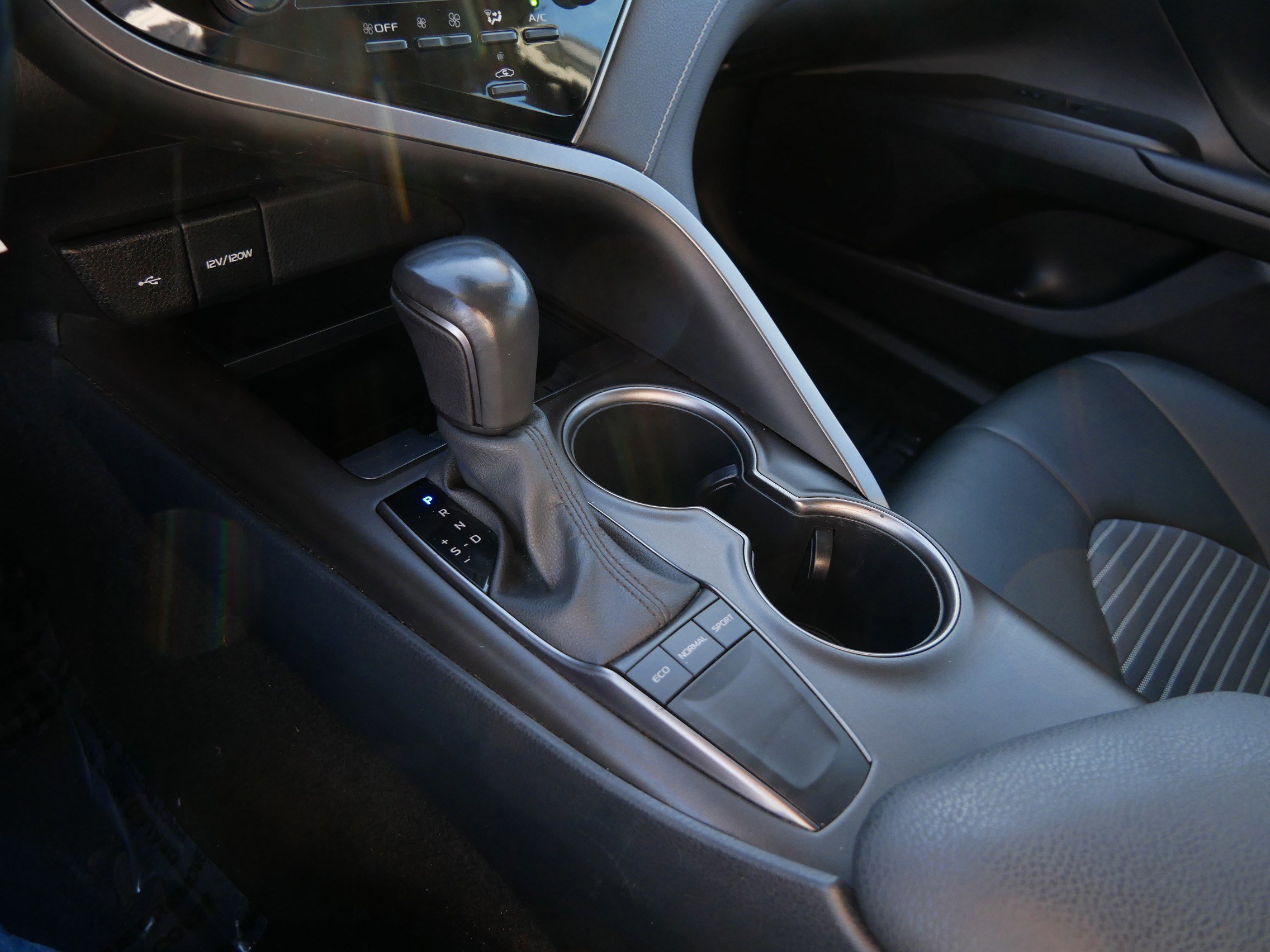 Used 2023 Toyota Camry SE image 24