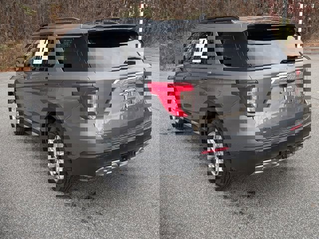 Certified 2023 Ford Explorer XLT w/ Equipment Group 202A image 3