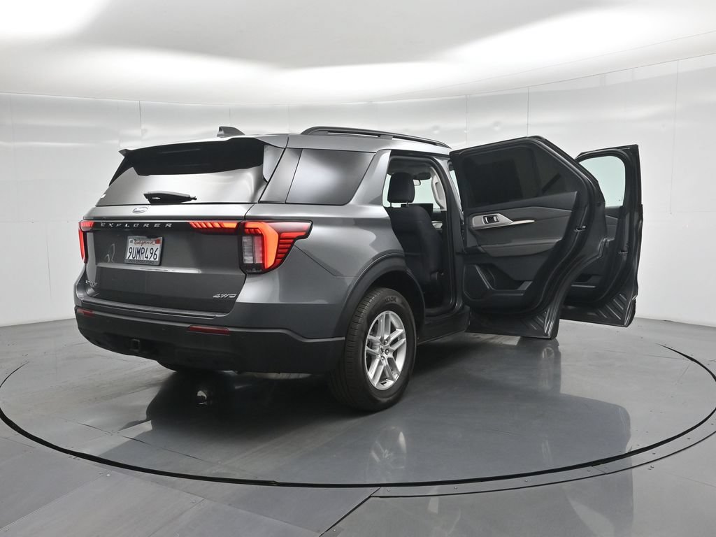 Certified 2025 Ford Explorer Active AWD/4WD image 5