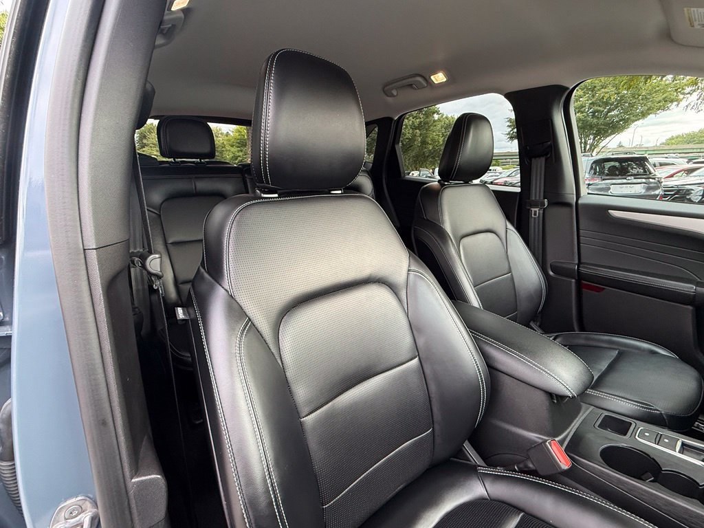 Certified 2023 Ford Escape Platinum AWD/4WD image 30