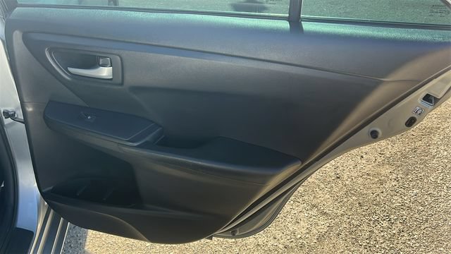 Used 2017 Toyota Camry SE FWD image 12
