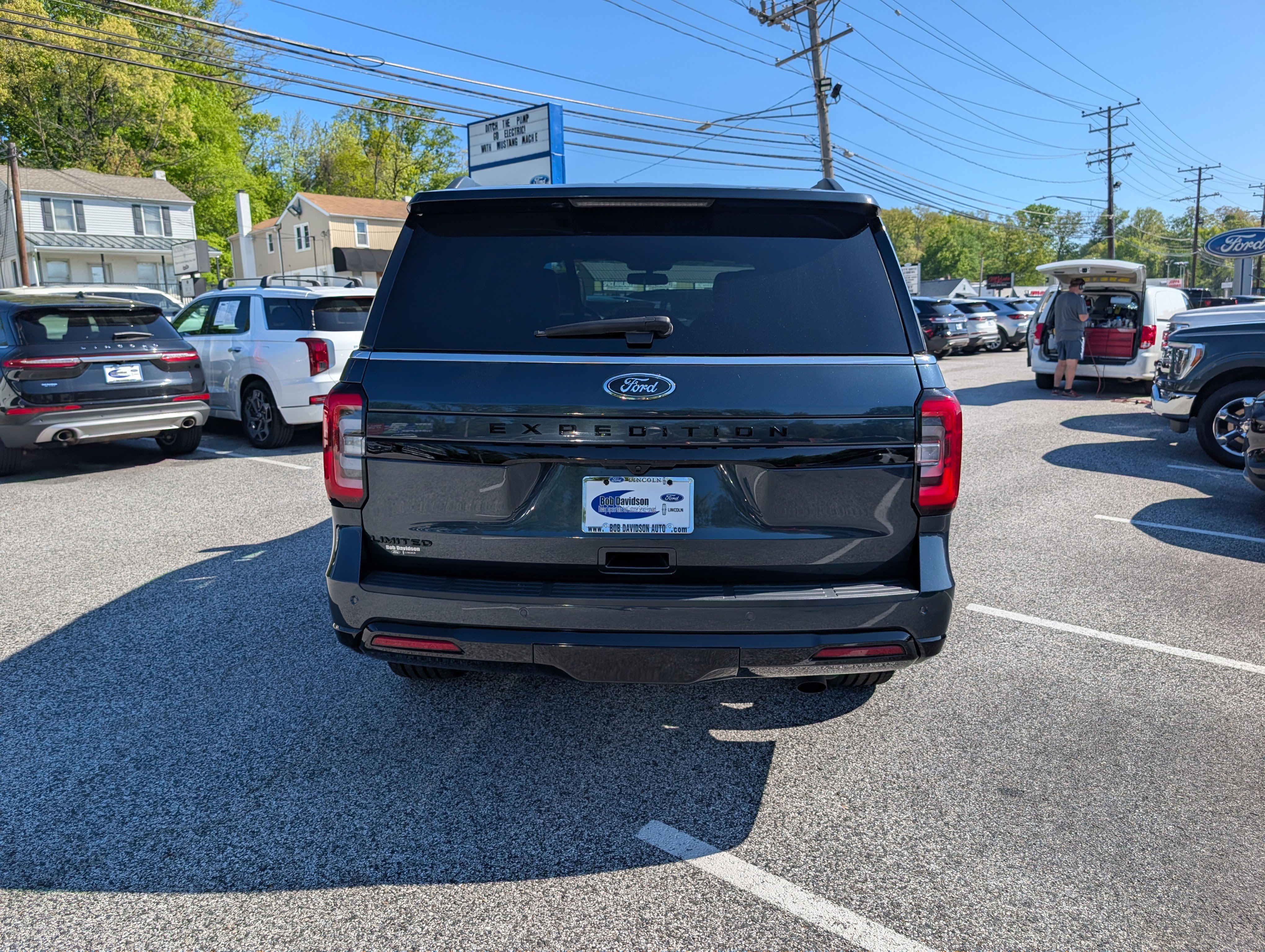Certified 2023 Ford Expedition Limited AWD/4WD image 6