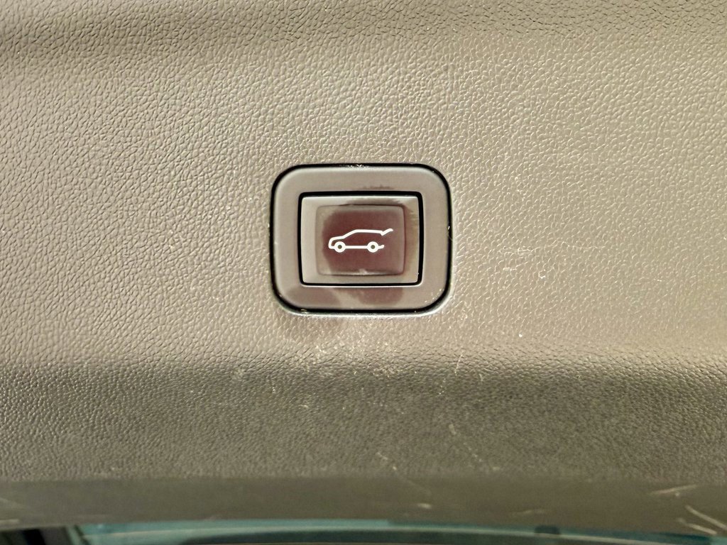 Used 2025 Chevrolet Suburban Premier w/ Sun And Tow Package image 16