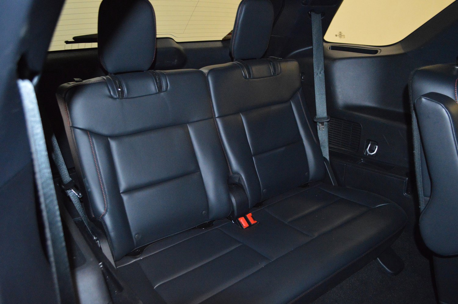 Certified 2025 Ford Explorer ST-Line image 12