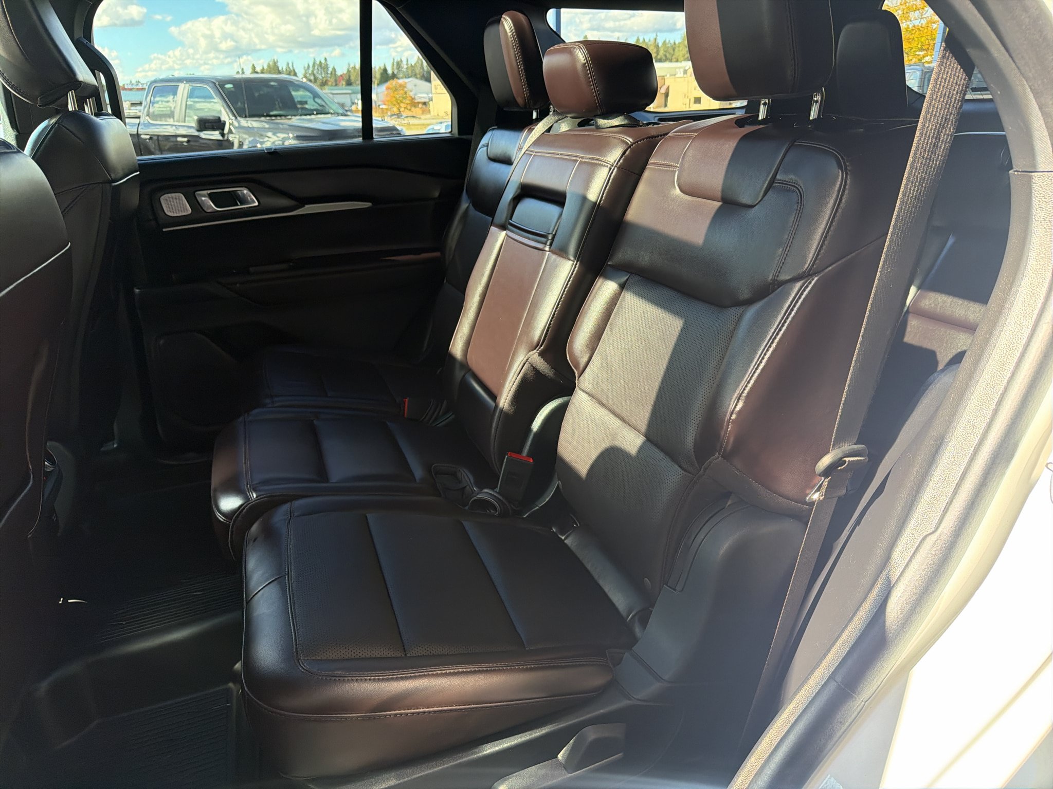 Certified 2025 Ford Explorer Platinum AWD/4WD image 41