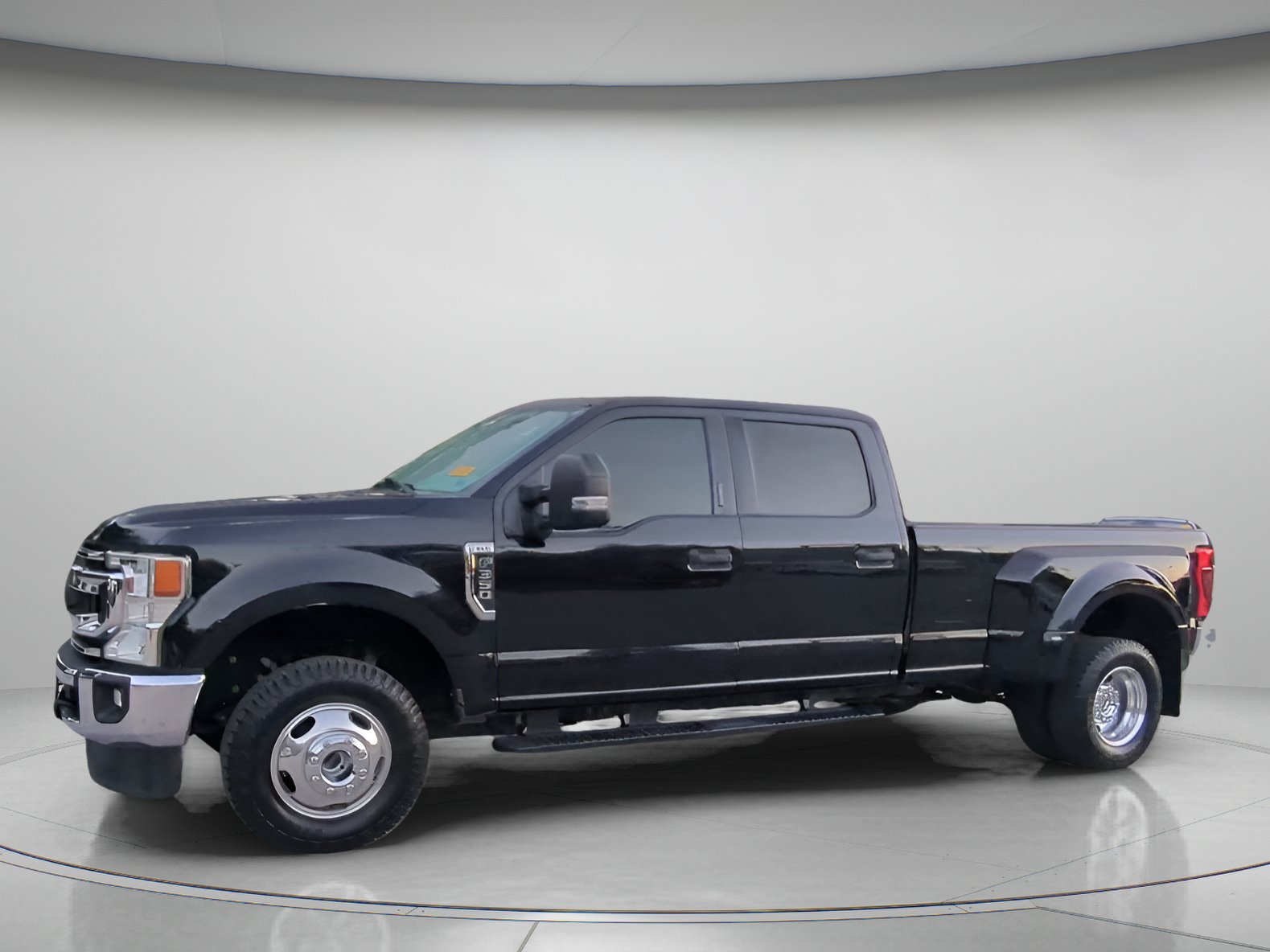 Certified 2020 Ford F350 XLT w/ XLT Value Package AWD/4WD image 11