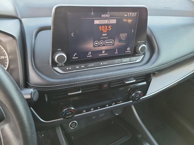 Used 2023 Nissan Rogue SV image 12