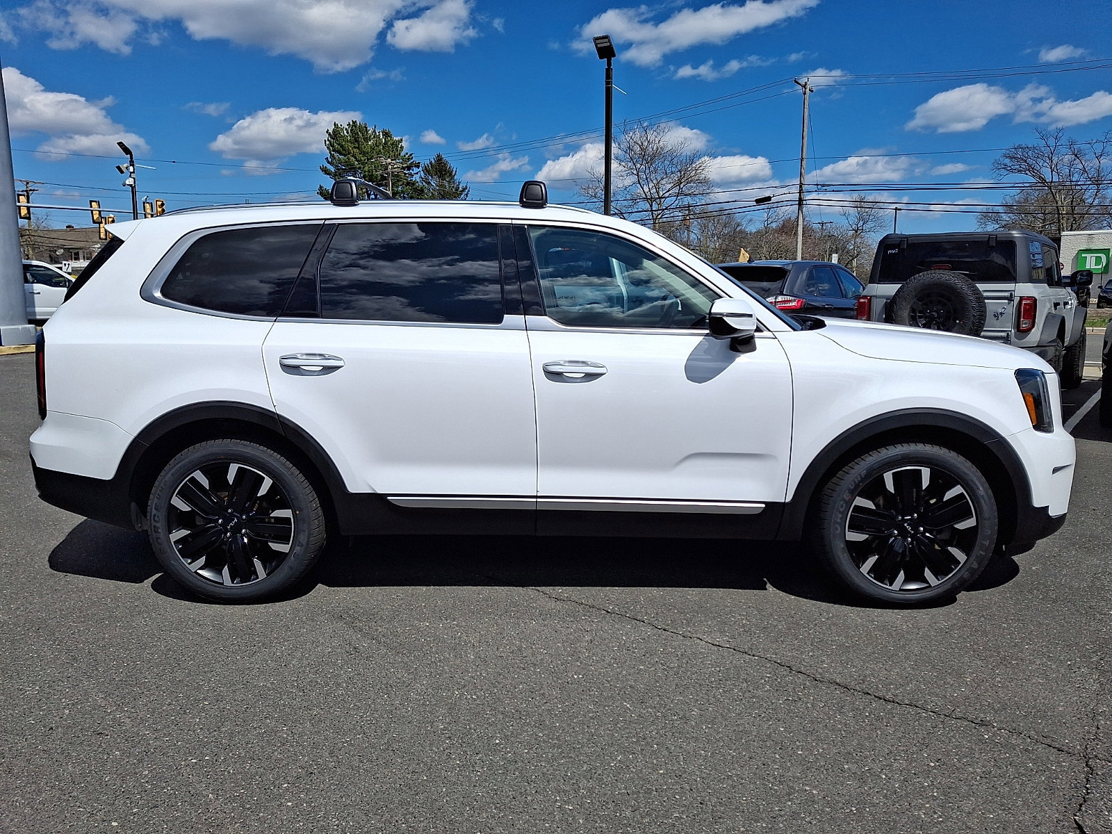 Used 2024 Kia Telluride SX image 3