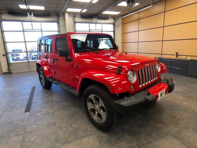 Used 2017 Jeep Wrangler Unlimited Sahara w/ Connectivity Group image 7