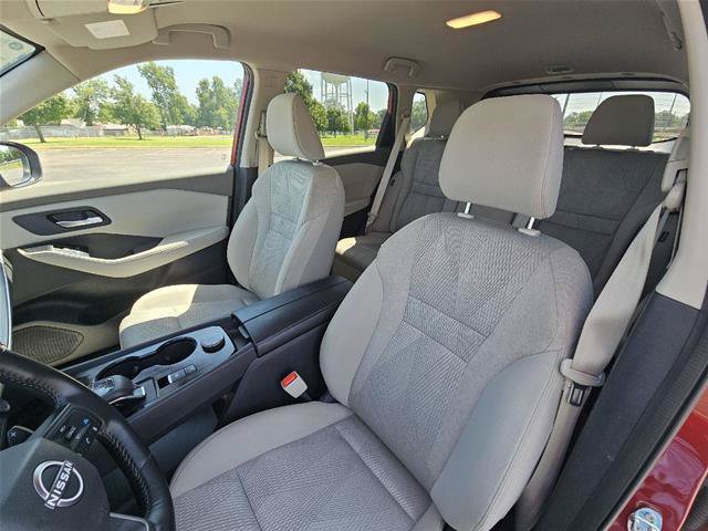 Used 2025 Nissan Rogue SV AWD/4WD image 10