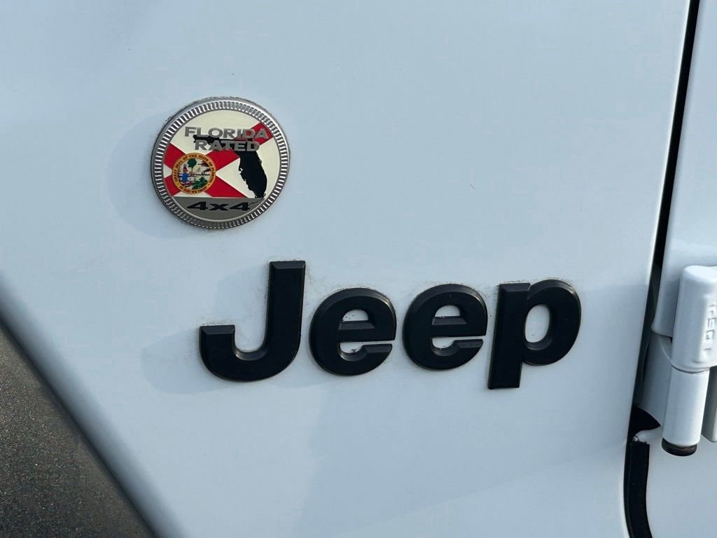Used 2022 Jeep Wrangler Sport AWD/4WD image 17
