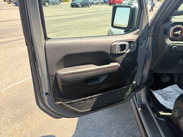 Used 2020 Jeep Gladiator Mojave AWD/4WD image 13