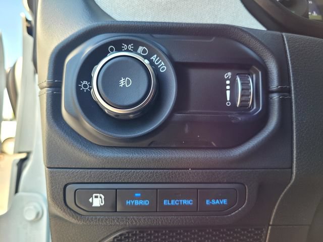 Used 2024 Jeep Wrangler Unlimited Sahara AWD/4WD image 15