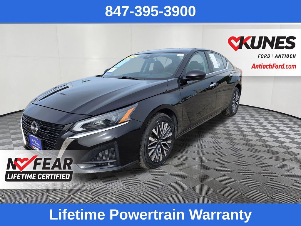 Used 2024 Nissan Altima 2.5 SV AWD/4WD image 3