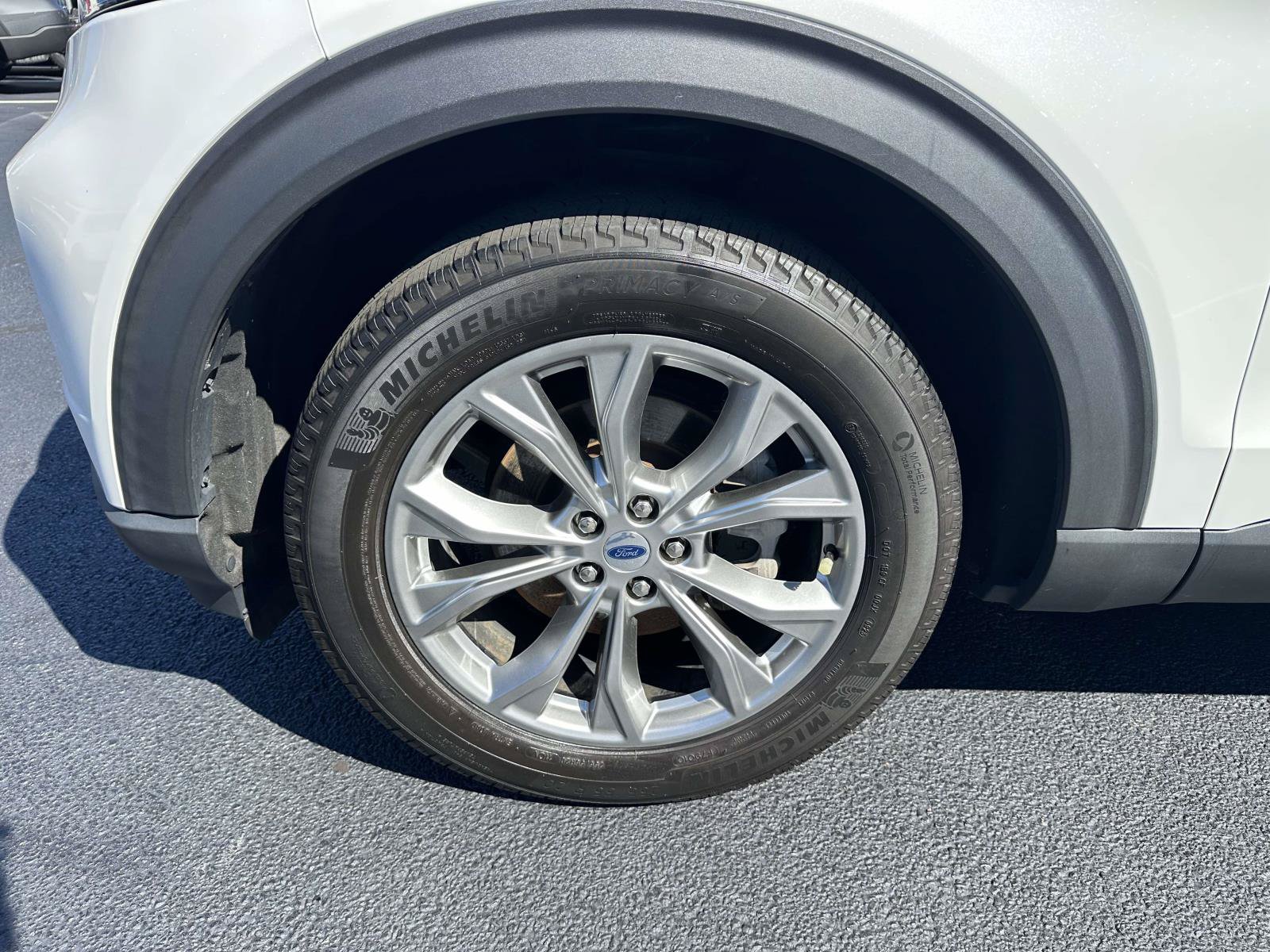 Certified 2023 Ford Explorer Limited w/ Limited Technology Package AWD/4WD image 8