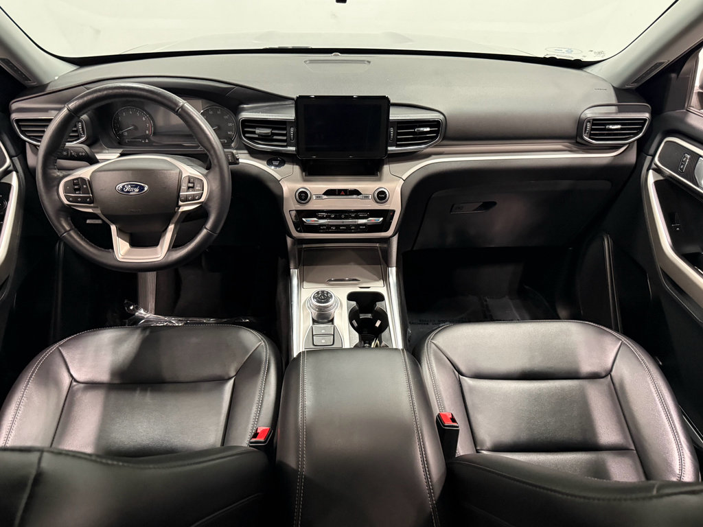 Certified 2022 Ford Explorer XLT w/ Equipment Group 202A image 31