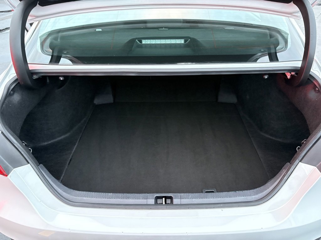 Used 2024 Toyota Camry LE image 9
