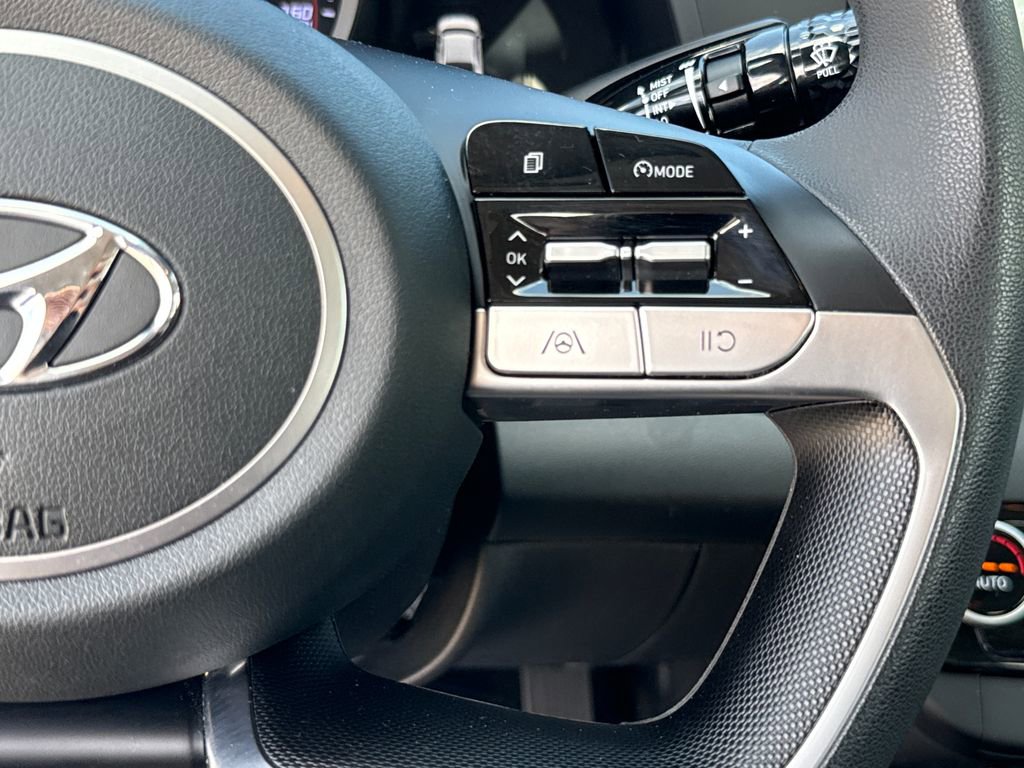 Used 2021 Hyundai Elantra SEL FWD image 16