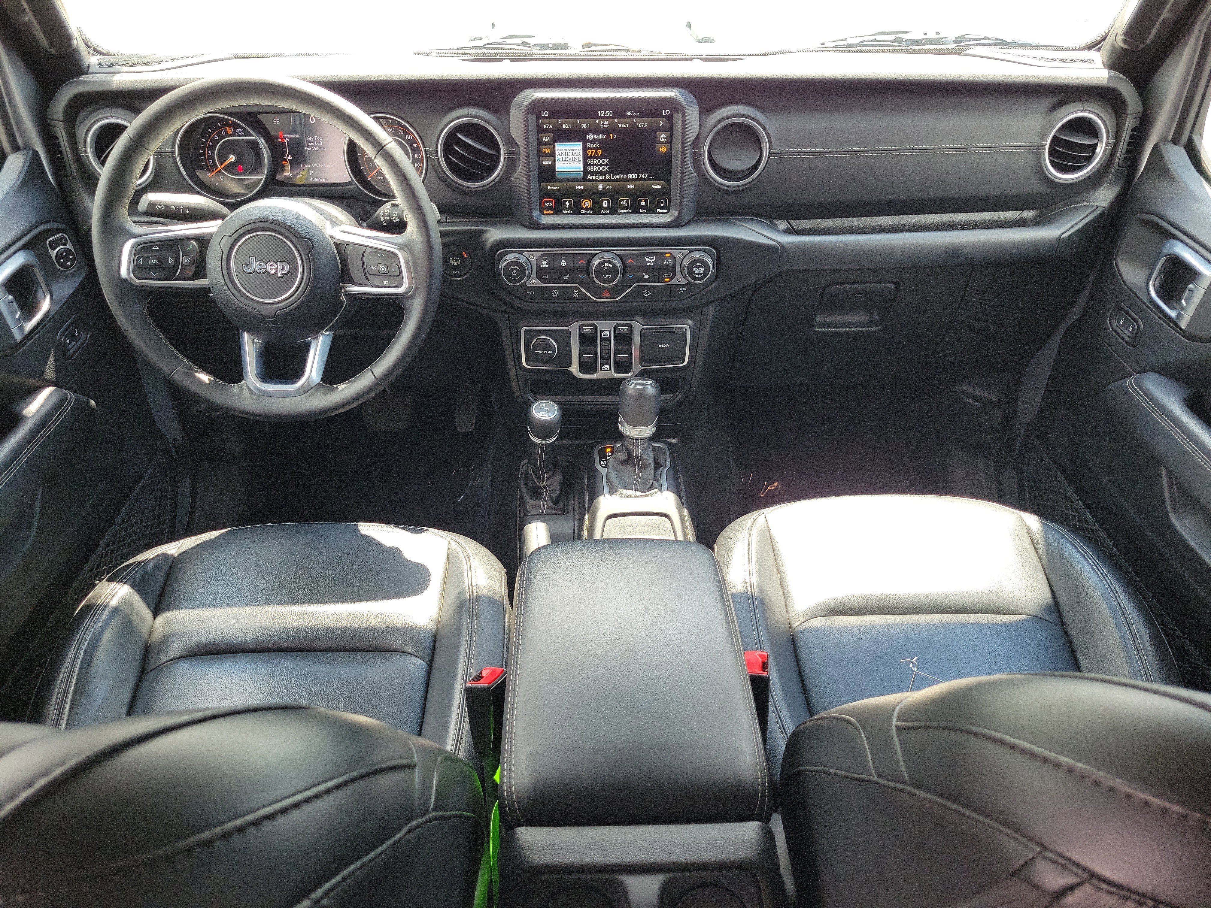 Used 2018 Jeep Wrangler Unlimited Sahara image 13