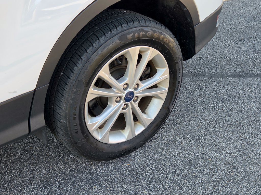 Certified 2019 Ford Escape SE AWD/4WD image 35