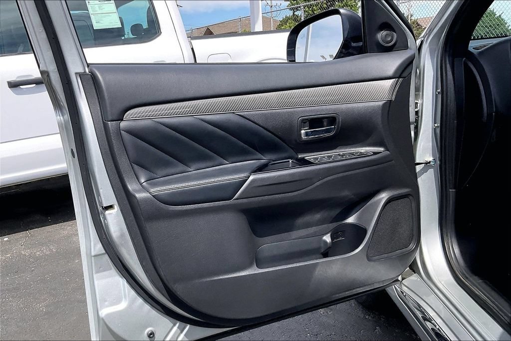 Used 2019 Mitsubishi Outlander SEL AWD/4WD image 22