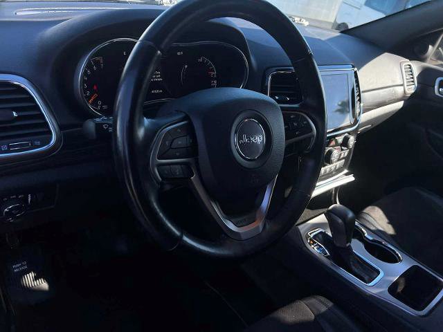 Used 2021 Jeep Grand Cherokee Laredo X image 15