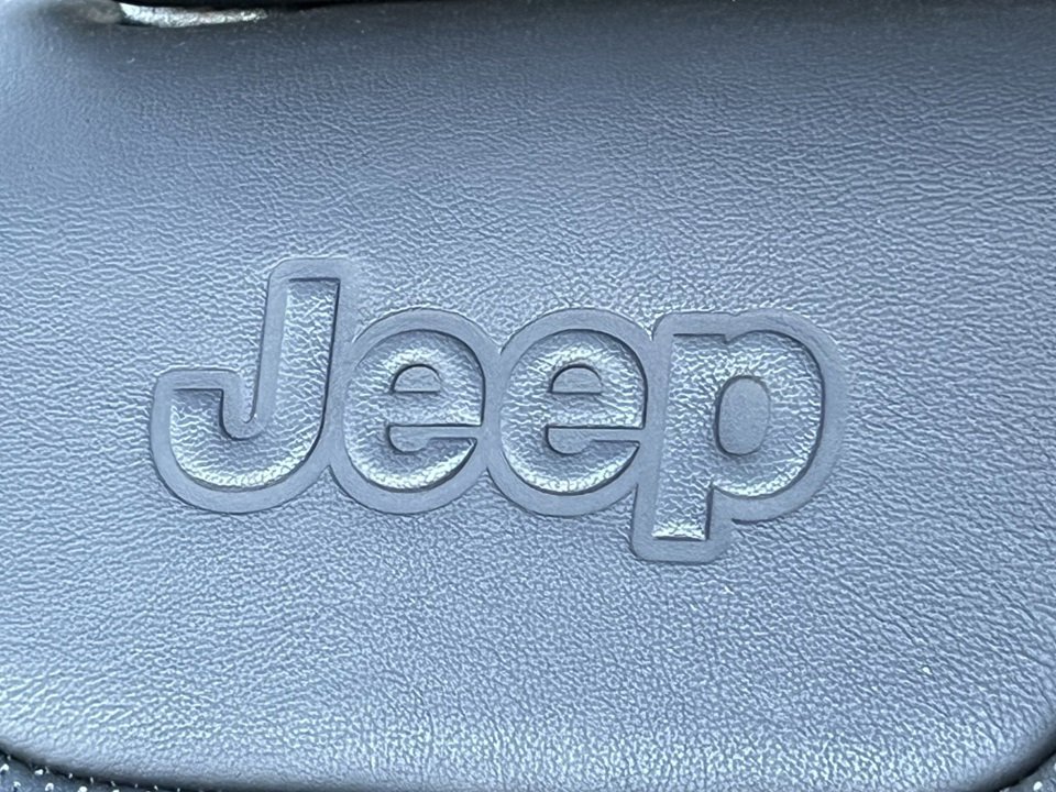 Used 2021 Jeep Cherokee Limited image 20