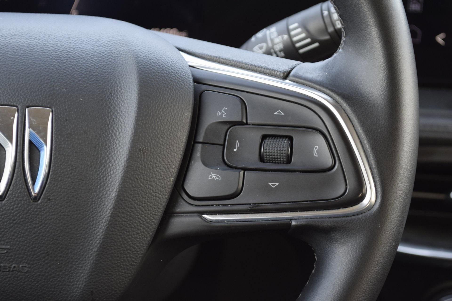 Used 2024 Buick Encore GX Sport Touring image 13