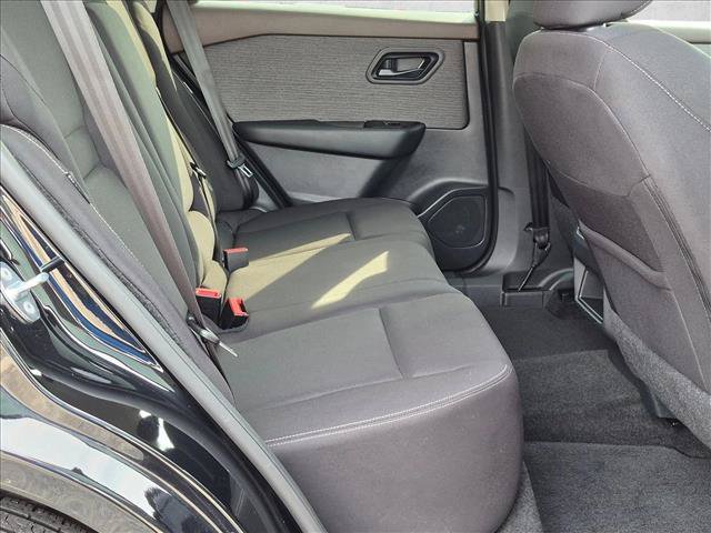 Used 2023 Nissan Rogue S FWD image 18