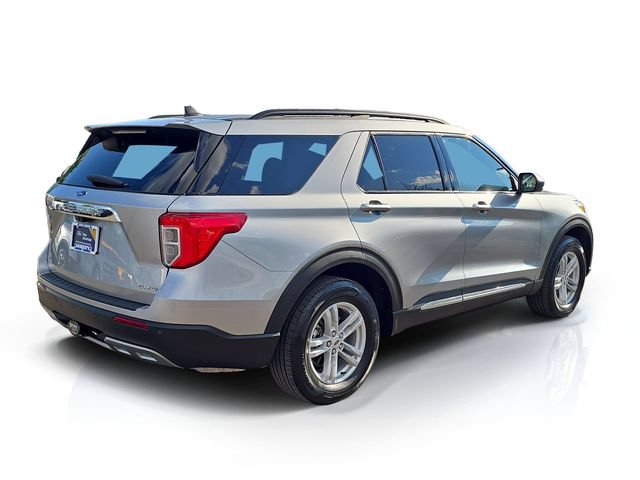 Certified 2024 Ford Explorer XLT w/ Equipment Group 202A AWD/4WD image 4