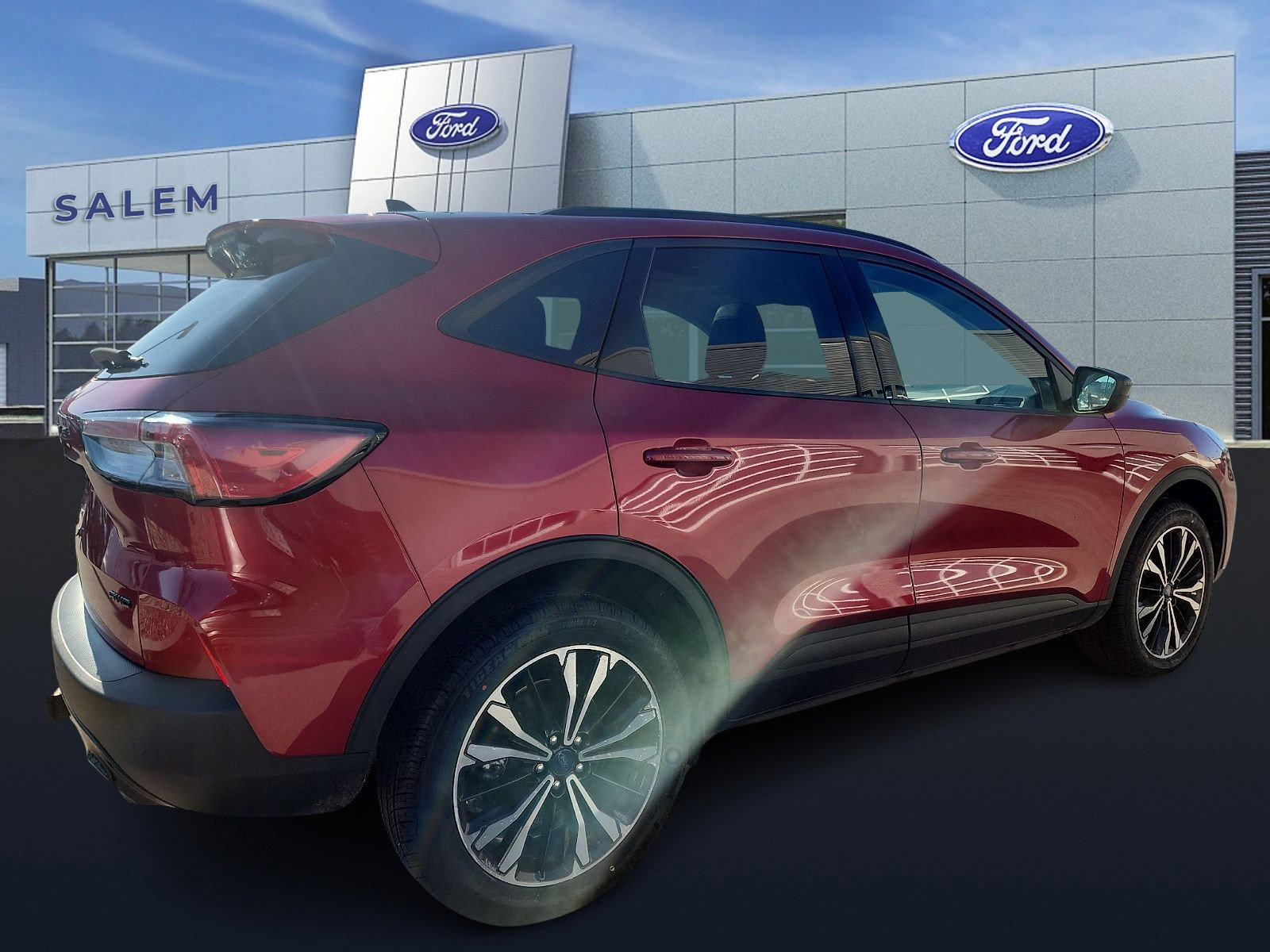 Certified 2022 Ford Escape SEL w/ SEL Stealth AWD Package image 4
