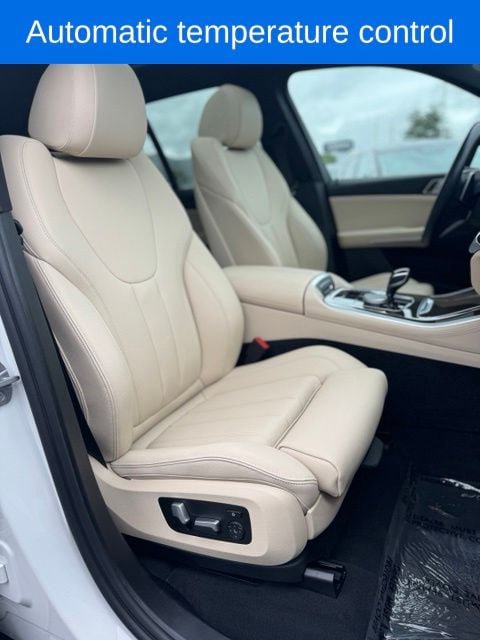 Used 2022 BMW X5 xDrive40i w/ Premium Package AWD/4WD image 31