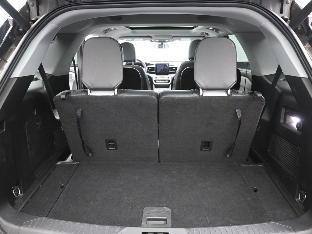 Certified 2021 Ford Explorer XLT w/ Equipment Group 202A image 26