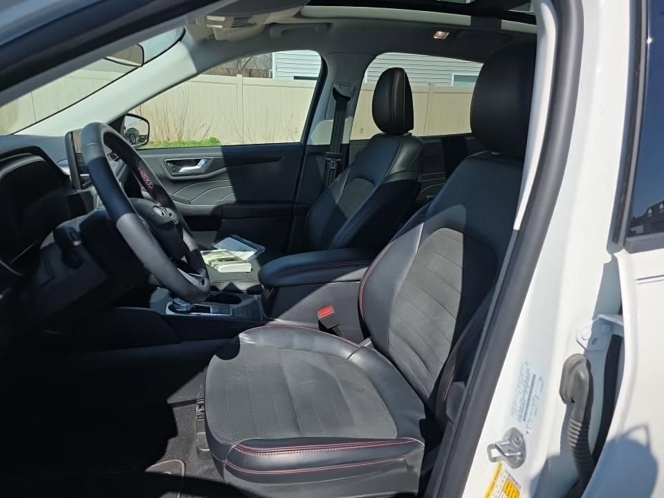 Certified 2022 Ford Escape SEL w/ SEL Stealth AWD Package image 8