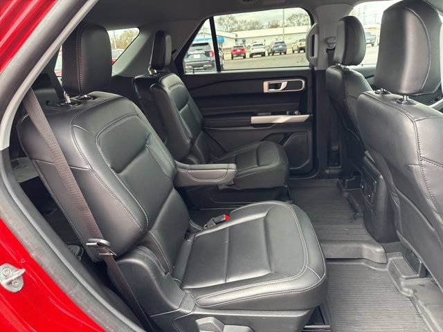 Certified 2024 Ford Explorer XLT w/ Equipment Group 202A AWD/4WD image 34