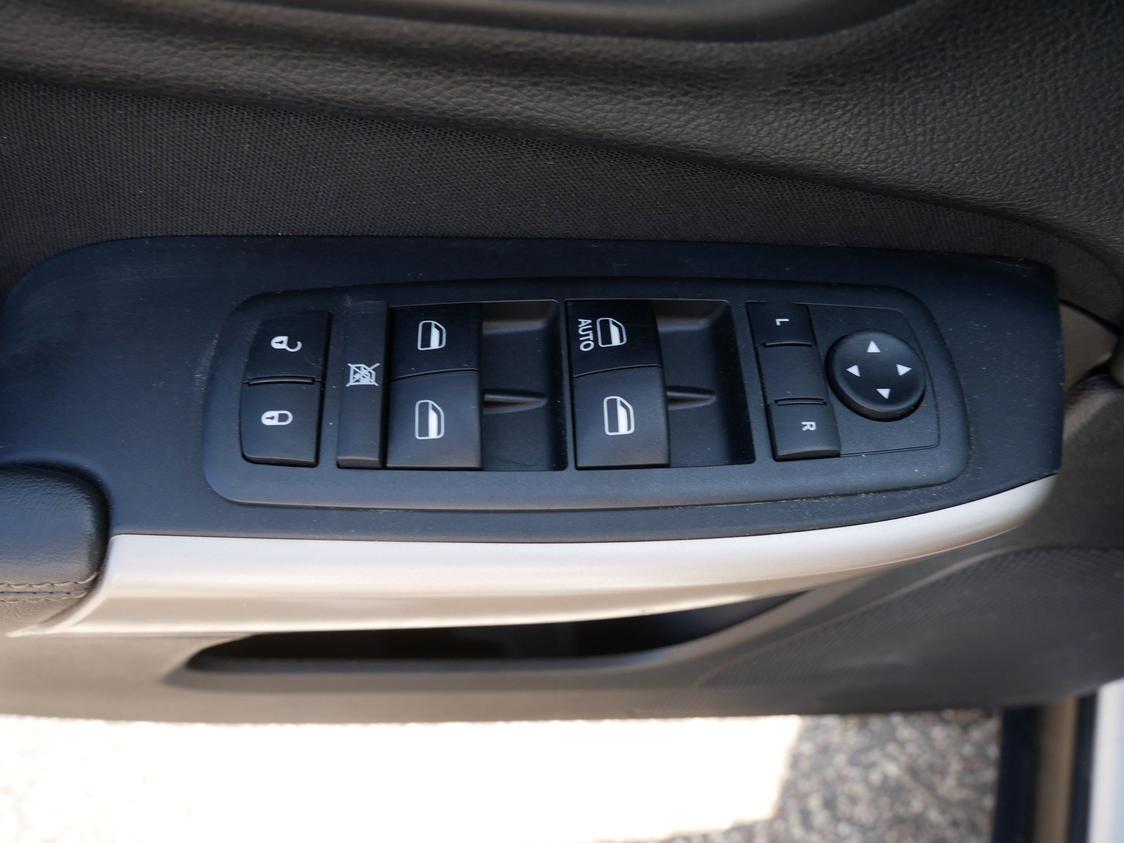 Used 2018 Jeep Cherokee Latitude w/ Safety Group AWD/4WD image 20