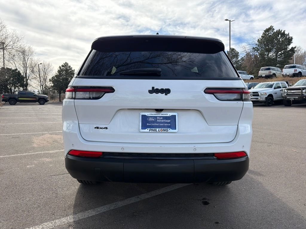Used 2023 Jeep Grand Cherokee L Laredo image 4