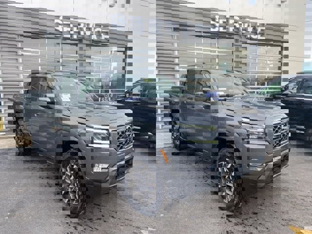 Used 2024 Nissan Frontier SL image 4