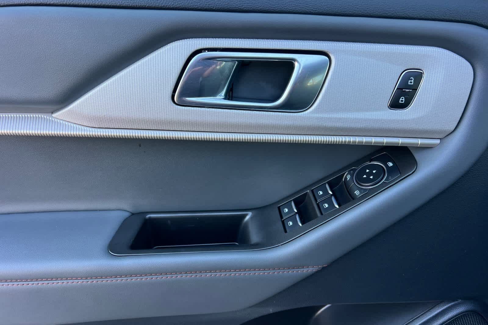 Certified 2025 Ford Explorer Active image 13